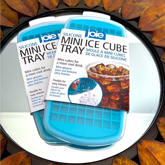 Joie Other - Blue mini ice cube trays